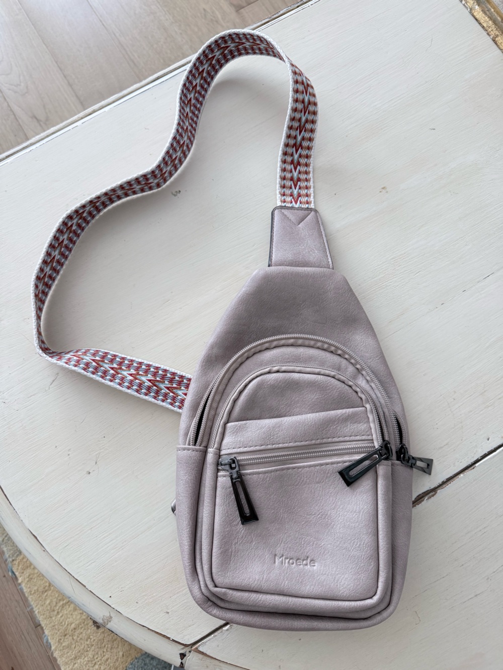 Mroede Crossbody Sling Bag in Light Taupe